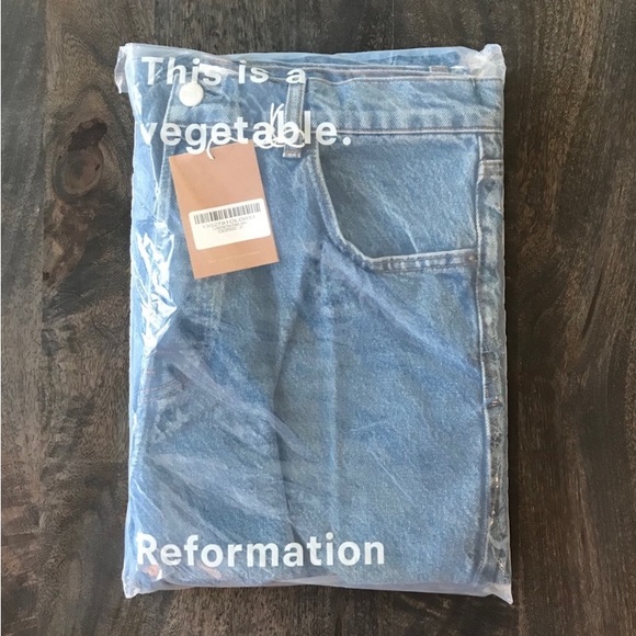 Cynthia High Rise Jeans - Picture 3 of 6